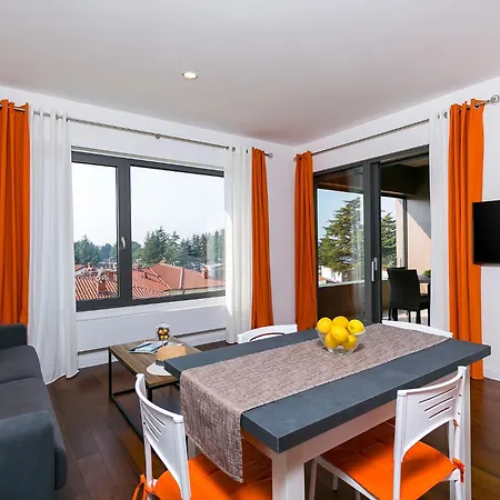 Apartman 1 Bedroom With Sea View, Balcony And Bbq Near The Beach! Porec